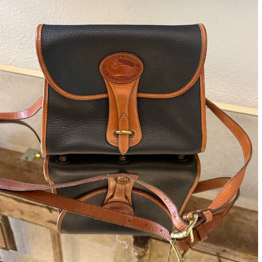 Vintage Douney & Bourke Navy Black Essex Leather Crossbody Bag Purse Flaw